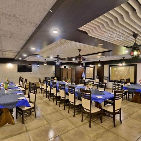 Hotel Puneet International Raipur  Bagian luar foto