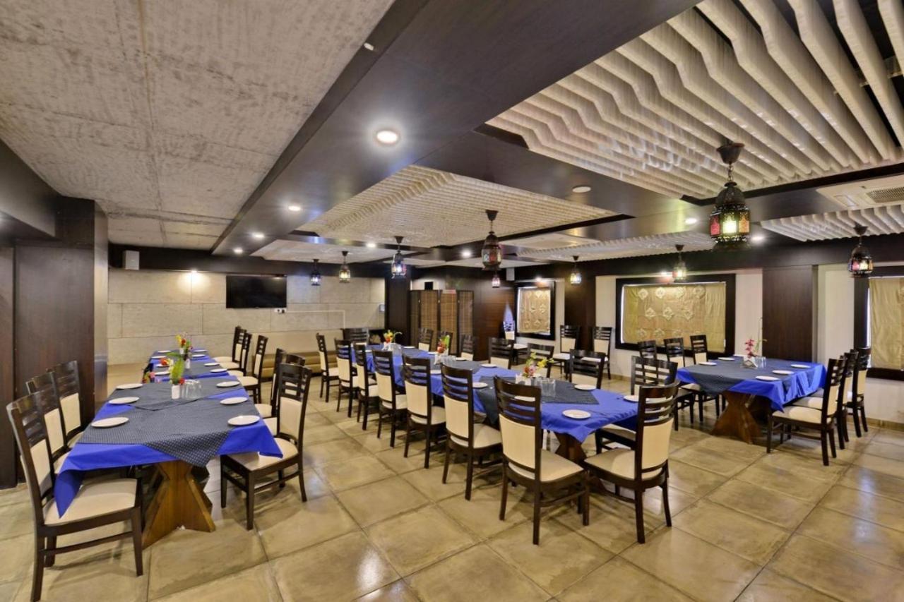 Hotel Puneet International Raipur  Bagian luar foto