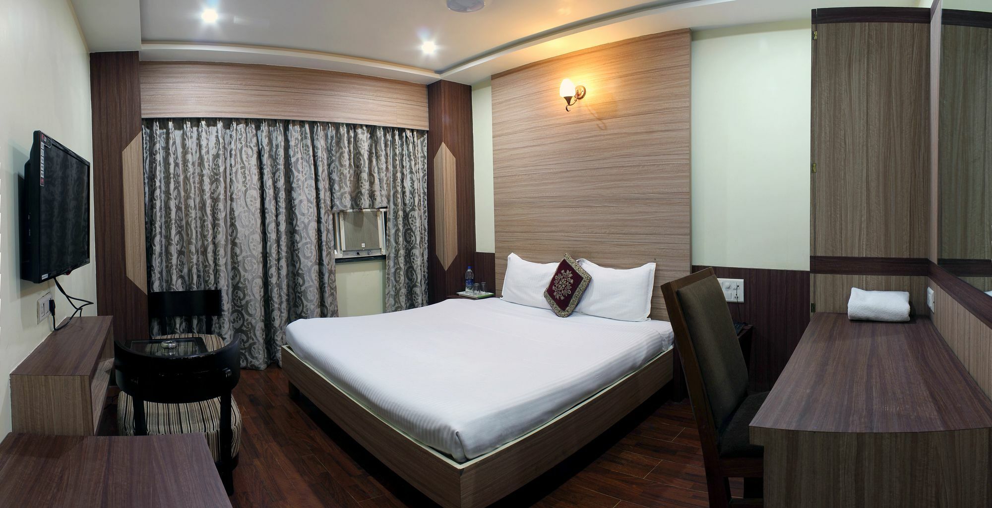 Hotel Puneet International Raipur  Bagian luar foto