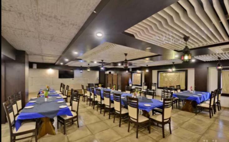 Hotel Puneet International Raipur  Bagian luar foto