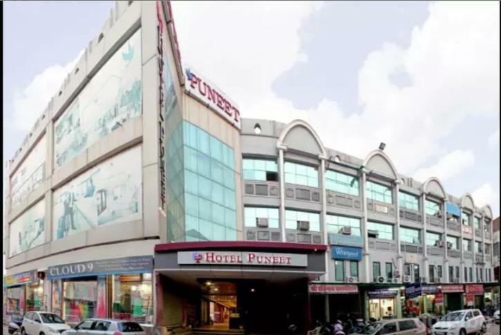 Hotel Puneet International Raipur  Bagian luar foto