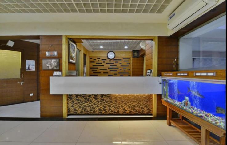 Hotel Puneet International Raipur  Bagian luar foto